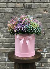 Цветочная композиция из Гипсофила и Розы в шляпной коробке в Спасское Тульская область