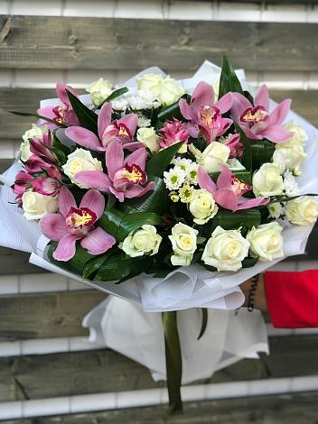 Букет цветов из: Розы и Хризантемы в Спасское Тульская область