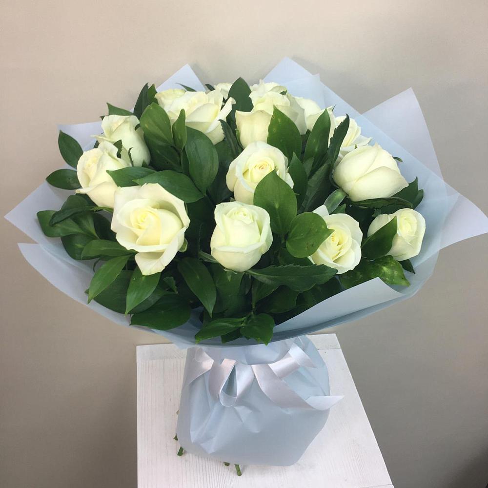 Букет 15 Белых роз Проуд в Спасское Тульская область