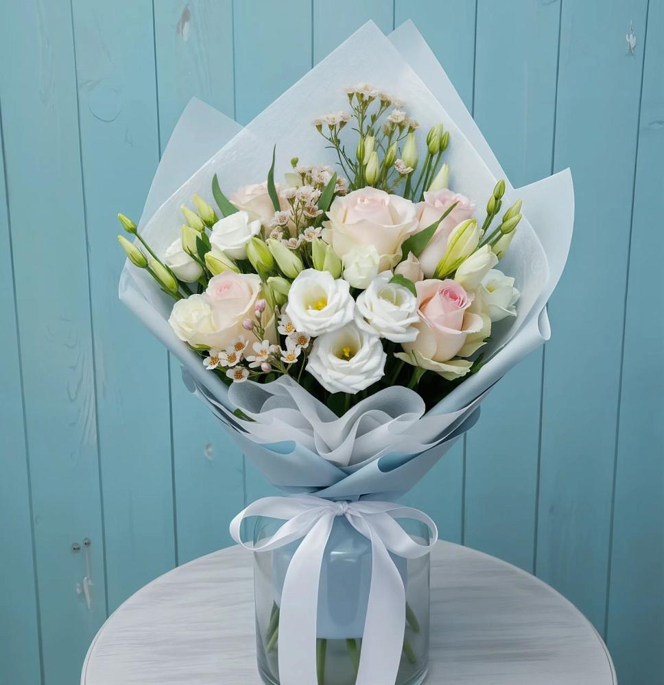 Букет цветов из: Розы и Лизиантусы в Спасское Тульская область