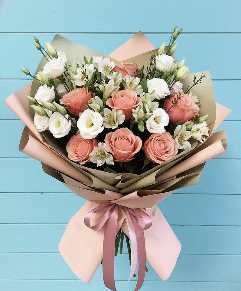 Букет цветов из: Розы, Альстромерии и Лизиантусы в Спасское Тульская область