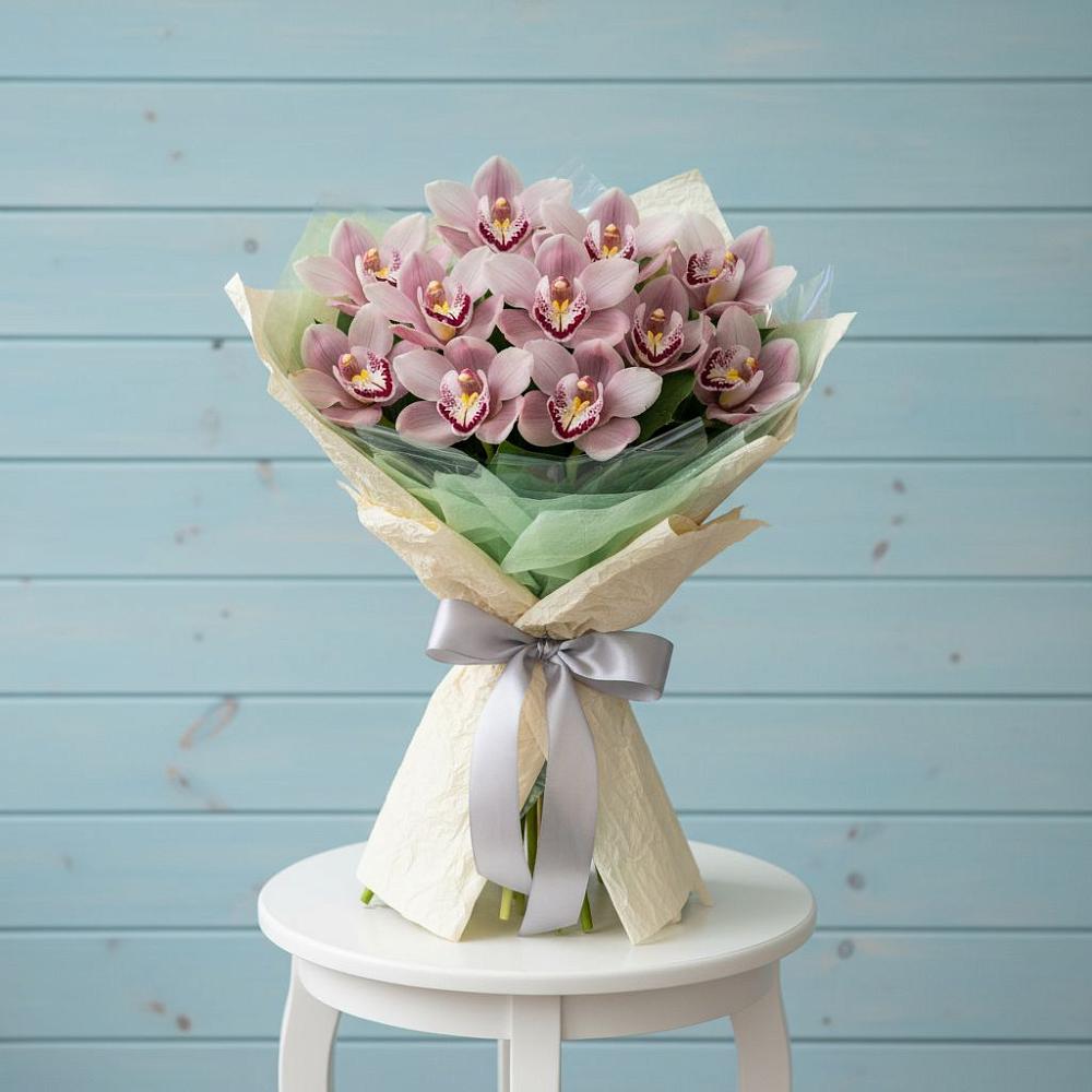 Букет цветов из: Орхидеи и Розы в Спасское Тульская область