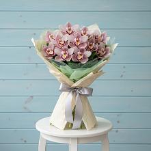 Букет цветов из:  Орхидеи и Розы в Спасское Тульская область
