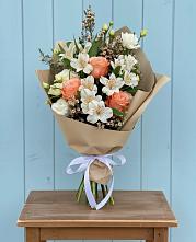 Букет цветов из:  Альстромерии, Лизиантусы, Розы и Хризантемы #REPLACE_PRED# Спасское Тульская область