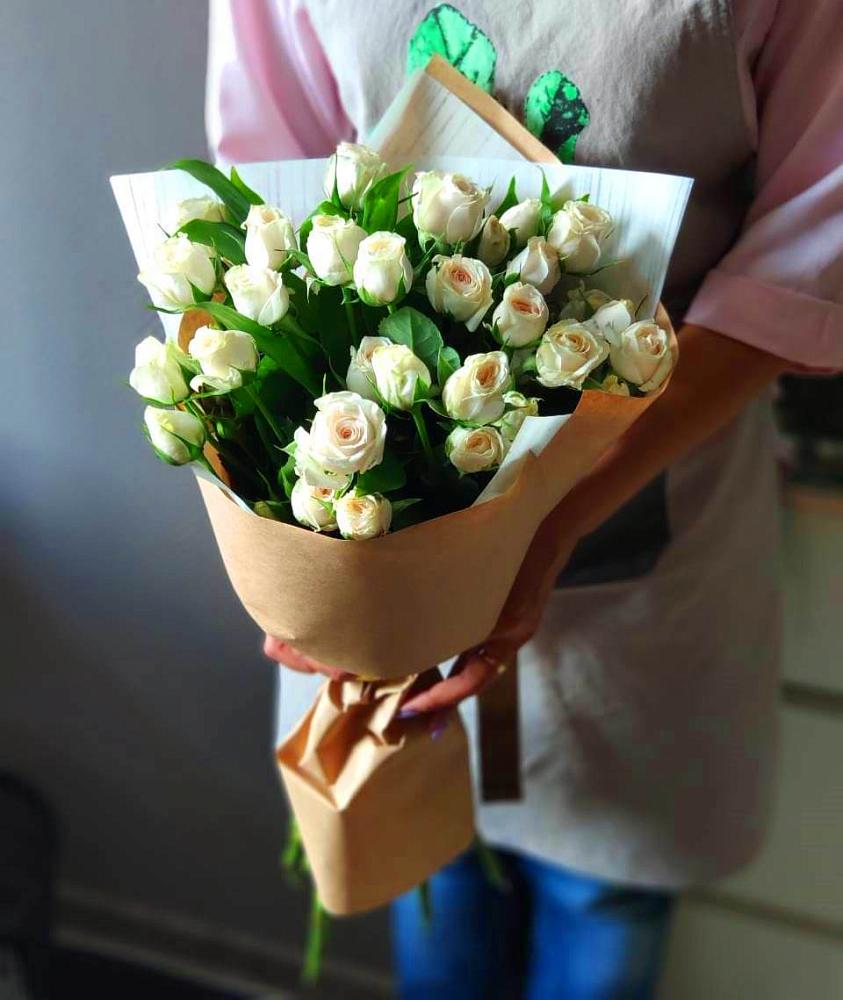 Букет цветов из: Розы в Спасское Тульская область