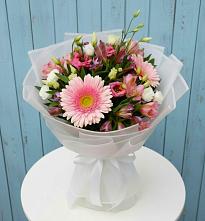 Букет цветов из:  Герберы, Альстромерии и Лизиантусы #REPLACE_PRED# Спасское Тульская область