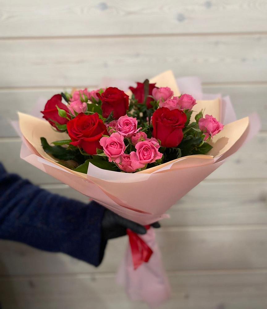 Букет цветов из: Розы в Спасское Тульская область