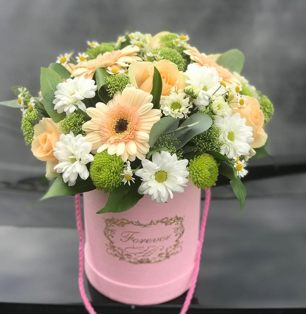 Цветочная композиция из Розы, Герберы и Хризантемы в шляпной коробке в Спасское Тульская область