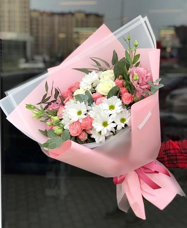 Букет цветов из: Розы, Лизиантусы и Хризантемы в Спасское Тульская область