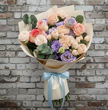Букет цветов из:  Розы, Лизиантусы и Гвоздики #REPLACE_PRED# Спасское Тульская область