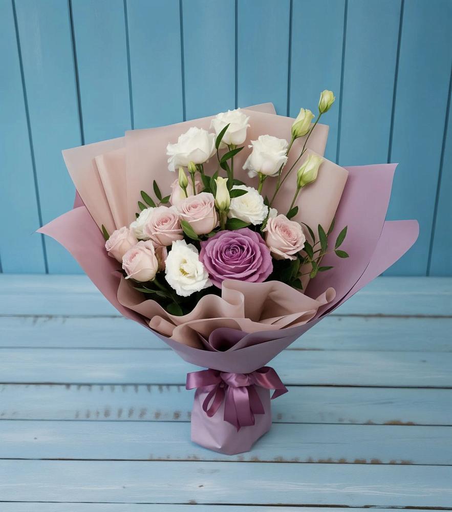 Букет цветов из: Розы и Лизиантусы в Спасское Тульская область